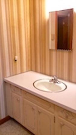 38 Thomas St, Chicopee, MA 01013 photo 8