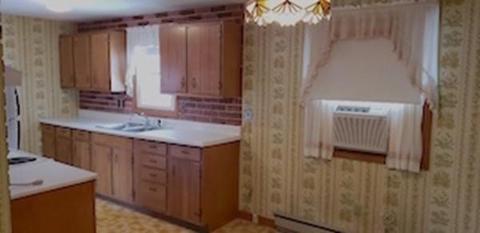 38 Thomas St, Chicopee, MA 01013 photo 5