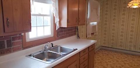 38 Thomas St, Chicopee, MA 01013 photo 3