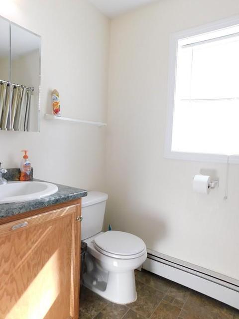 245 Tyler St, Springfield, MA 01109 photo 9