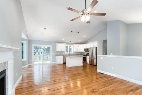 7 Oscar St, Webster, MA 01570 photo 2