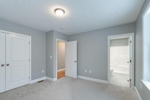 7 Oscar St, Webster, MA 01570 photo 13