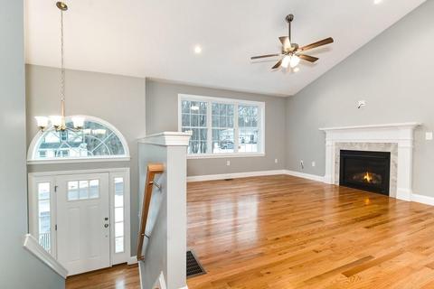 7 Oscar St, Webster, MA 01570 photo 5