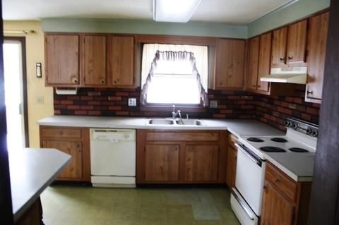 39 Highland Ave, Easthampton, MA 01027 photo 4