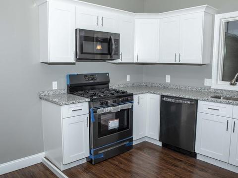202 County St, Fall River, MA 02723 photo 2