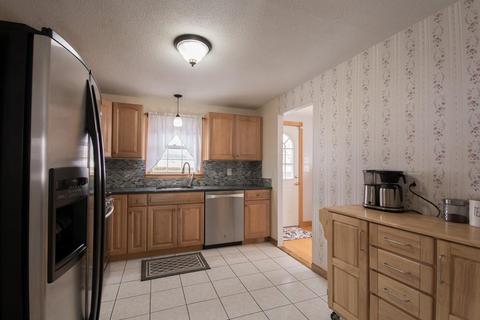 1028 Elsbree St, Fall River, MA 02720 photo 14