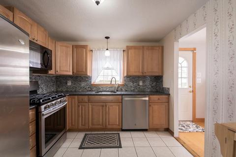 1028 Elsbree St, Fall River, MA 02720 photo 13