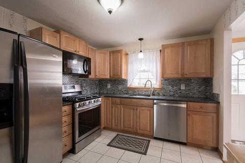 1028 Elsbree St, Fall River, MA 02720 photo 16