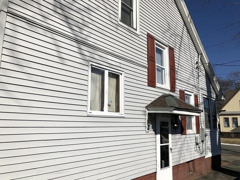 12 Benham St, Springfield, MA 01109 photo 4