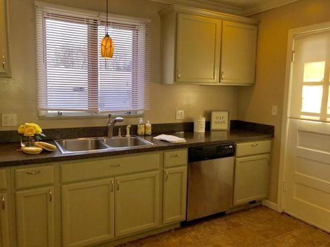 12 Benham St, Springfield, MA 01109 photo 6