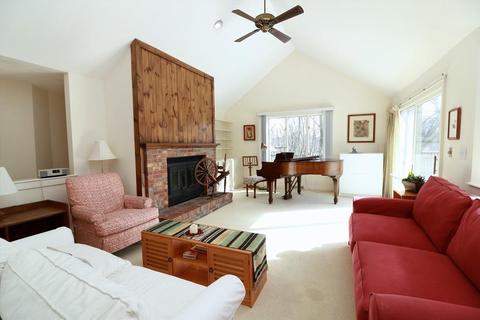 237 Maynard Rd, Framingham, MA 01701 photo 2