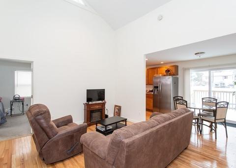 48 Lucerne, Springfield, MA 01119 photo 2