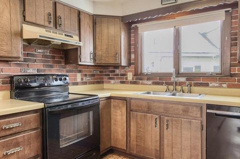 64 A St, Gardner, MA 01440 photo 5