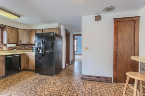 64 A St, Gardner, MA 01440 photo 6