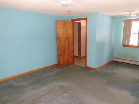 41 Pomeroy St, Easthampton, MA 01027 photo 6