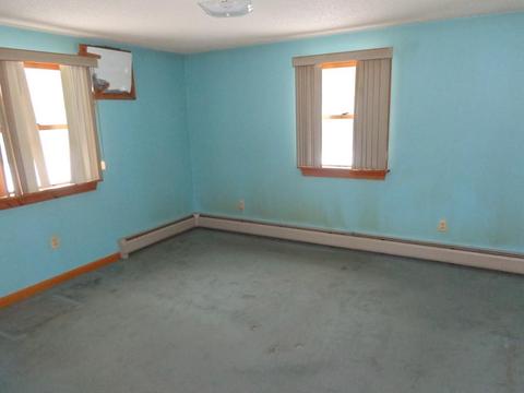 41 Pomeroy St, Easthampton, MA 01027 photo 5
