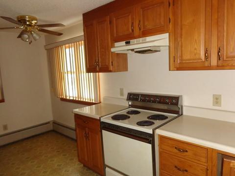41 Pomeroy St, Easthampton, MA 01027 photo 3