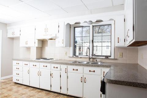 990 Maple St, Fall River, MA 02720 photo 2