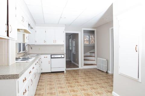 990 Maple St, Fall River, MA 02720 photo 3