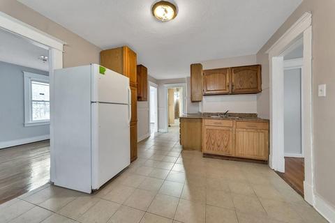 11 Home St, Springfield, MA 01104 photo 16