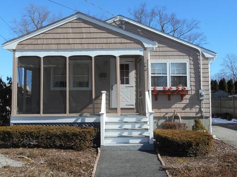 4 Coolidge Ave, Beverly, MA 01915 photo 2