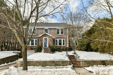 171 Gardner Rd, Brookline, MA 02445 photo 1