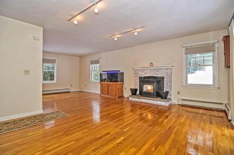 22 Parker Rd, Sutton, MA 01590 photo 12