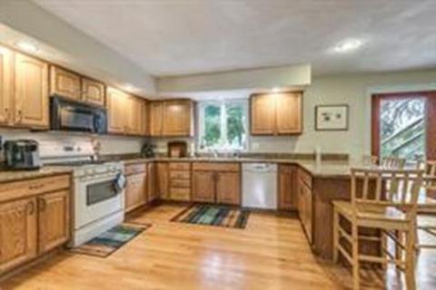 17 Cole St, Beverly, MA 01915 photo 7