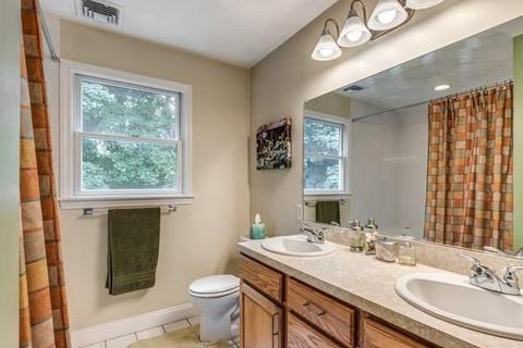 17 Cole St, Beverly, MA 01915 photo 15