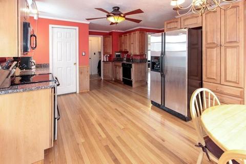 28 Harrison St, Maynard, MA 01754 photo 5