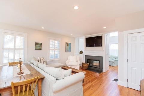 59 Crest Rd, Wellesley, MA 02482 photo 4
