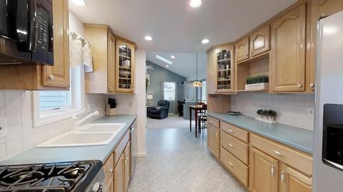 12 Stratton Rd, Hudson, MA 01749 photo 5