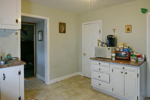 22 Roundy St, Beverly, MA 01915 photo 7