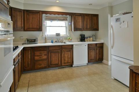 22 Roundy St, Beverly, MA 01915 photo 14