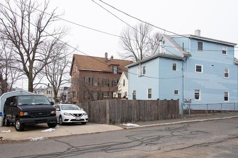 22 Roundy St, Beverly, MA 01915 photo 2