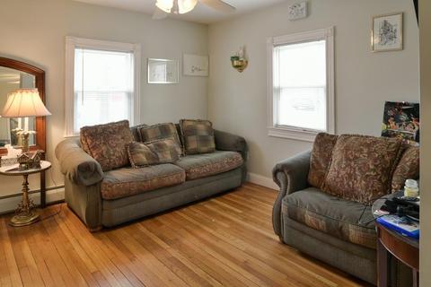 22 Roundy St, Beverly, MA 01915 photo 3