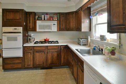 22 Roundy St, Beverly, MA 01915 photo 15