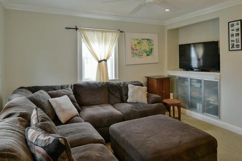 22 Roundy St, Beverly, MA 01915 photo 11