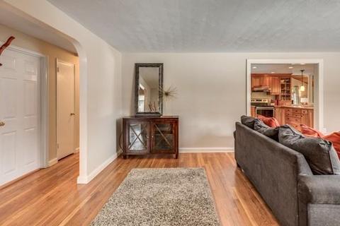 32 Shelby Rd, Reading, MA 01867 photo 2