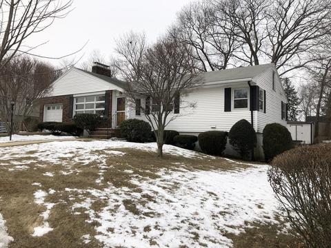 7 Bacon Dr, Saugus, MA 01906 photo 1