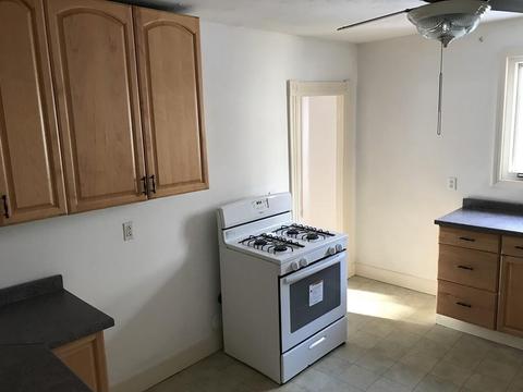 17 Eureka St, Worcester, MA 01603 photo 3