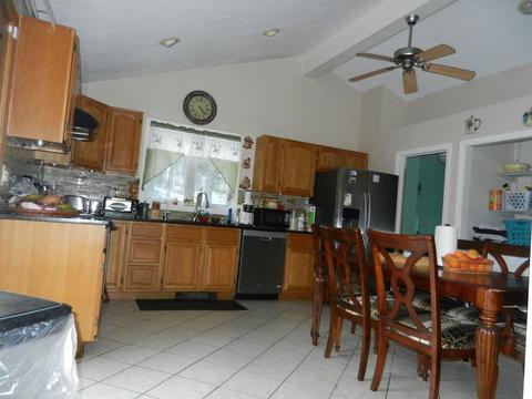 14 Oakview St, Worcester, MA 01605 photo 8