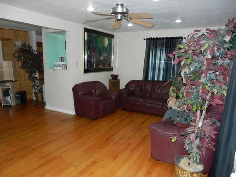14 Oakview St, Worcester, MA 01605 photo 5