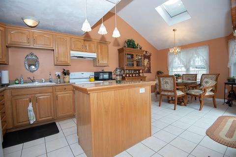 102 Upland St, Worcester, MA 01607 photo 8