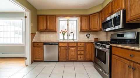 351 Forest Hills Rd, Springfield, MA 01128 photo 9