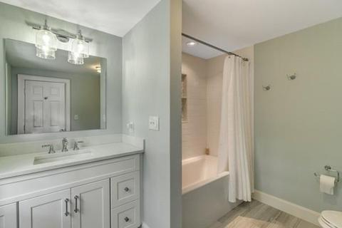 610 South St, Needham, MA 02492 photo 17
