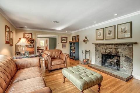 610 South St, Needham, MA 02492 photo 6