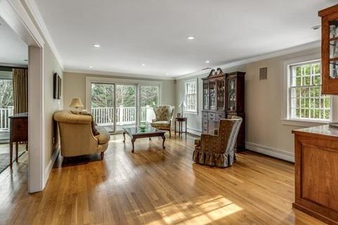 610 South St, Needham, MA 02492 photo 8