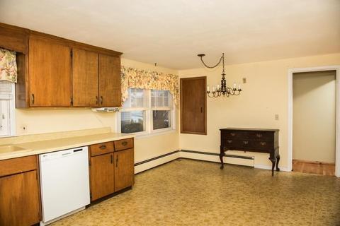 33 Cornwall St, Springfield, MA 01104 photo 4