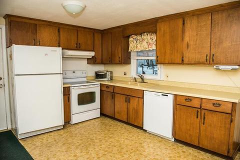 33 Cornwall St, Springfield, MA 01104 photo 2